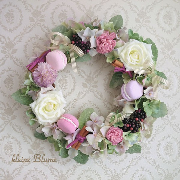 フェイクマカロンリース マカロンリース完成！！ - 100円グッズ活用