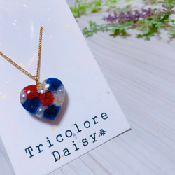 No.647☆ハンドメイド❤️新作だけどSALE❤️フラワーレジンネックレス