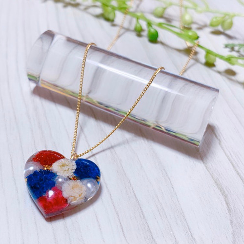 最終値下げ handmade ラリマー ハート レーシーフラワー ネックレス 最終値下げ handmade ラリマー ハート レーシーフラワー