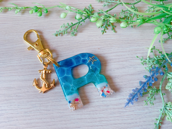 海 水面レジン イニシャル キーホルダー♪ キーホルダー