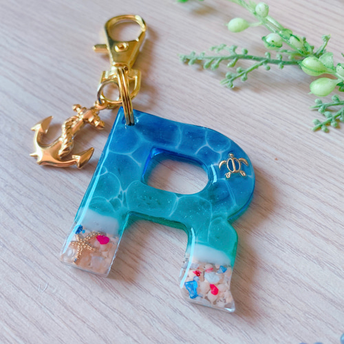 海 水面レジン イニシャル キーホルダー♪ キーホルダー