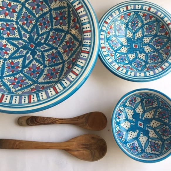 イタリア＆北アフリカ伝統万能絵付皿　甘く人を酔わせる青と赤　クスクス皿 55 tebsi 6枚目の画像