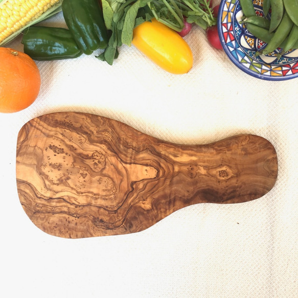 ◇北アフリカより大自然感と存在感あふれるオリーブウッド 現物 まな板  