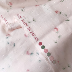 日本製綿100％の薄手の綿布ピンクのバラの花の布マスクカバー 10枚目の画像