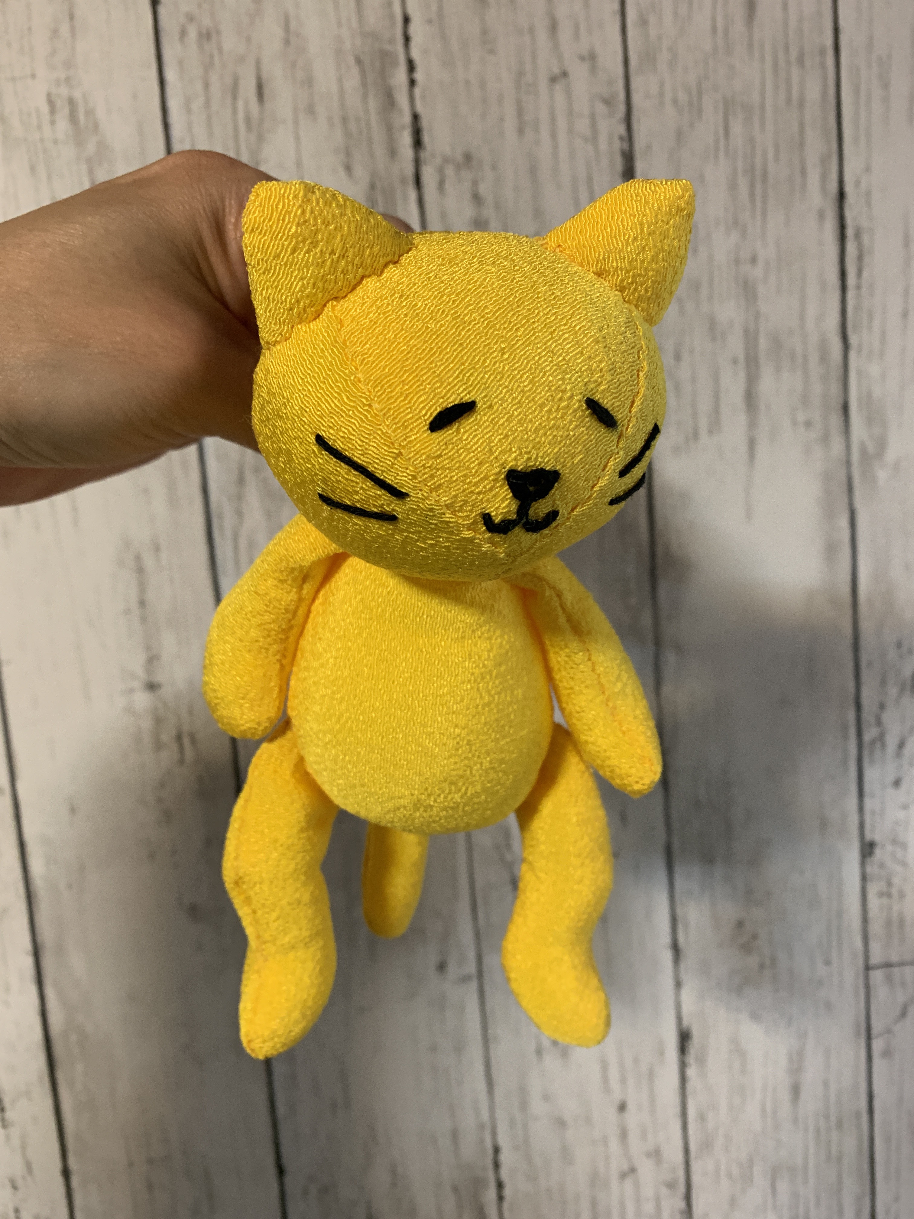 海外作家様 ぬいぐるみ アーティストベア ハンドメイド 逞しい猫ちゃん イエロー