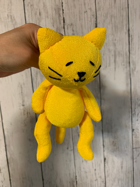 黄色いダルネコちゃん ハンドメイド　ぬいぐるみ　猫 1枚目の画像