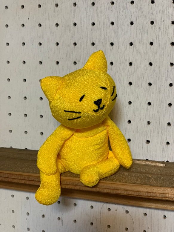 黄色いダルネコちゃん ハンドメイド　ぬいぐるみ　猫 2枚目の画像