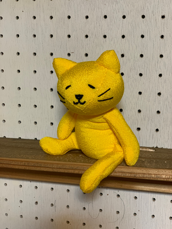 黄色いダルネコちゃん ハンドメイド　ぬいぐるみ　猫 3枚目の画像