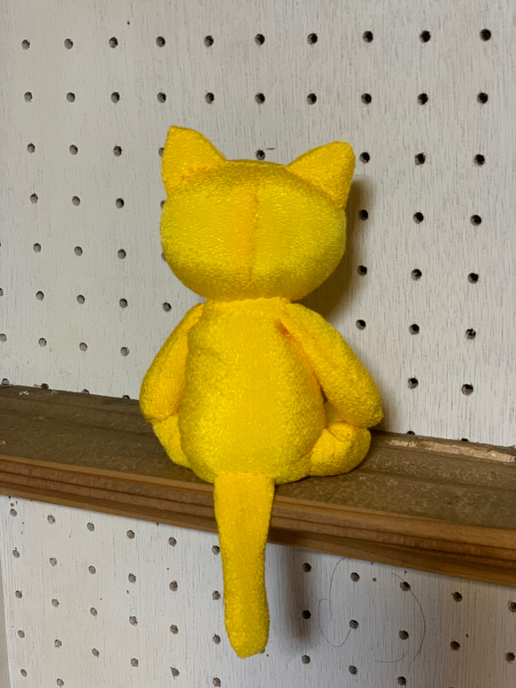 黄色いダルネコちゃん ハンドメイド　ぬいぐるみ　猫 4枚目の画像