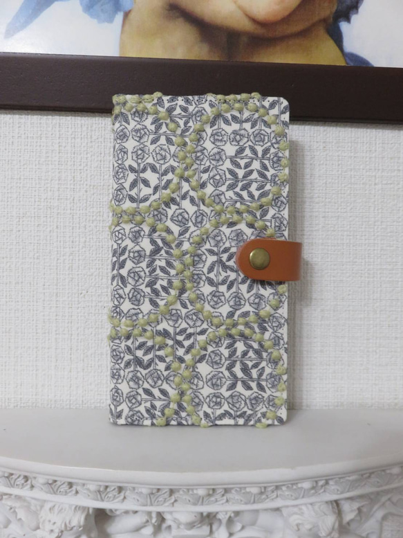 【①枚掲載中】 ※掲載生地でも作製可。 リバティ ×ミナペルホネン スマホケース リバティ ミナペルホネン デザイン生地 手帳型スマホケース (概ね全