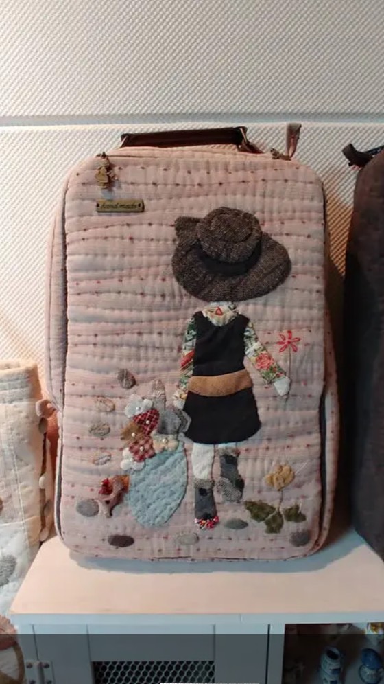 ☆パッチワーク・キルト☆100%ハンドメイド すーちゃんリュック 