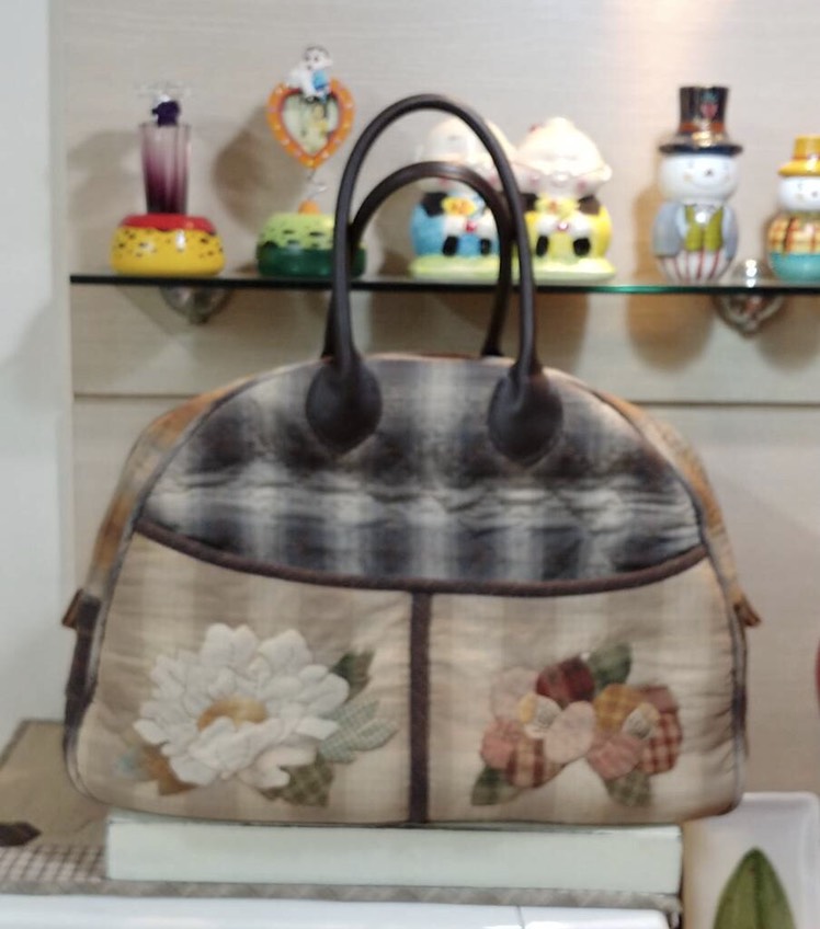 新品☆パッチワーク・キルト☆100%ハンドメイド フラワーボストン  