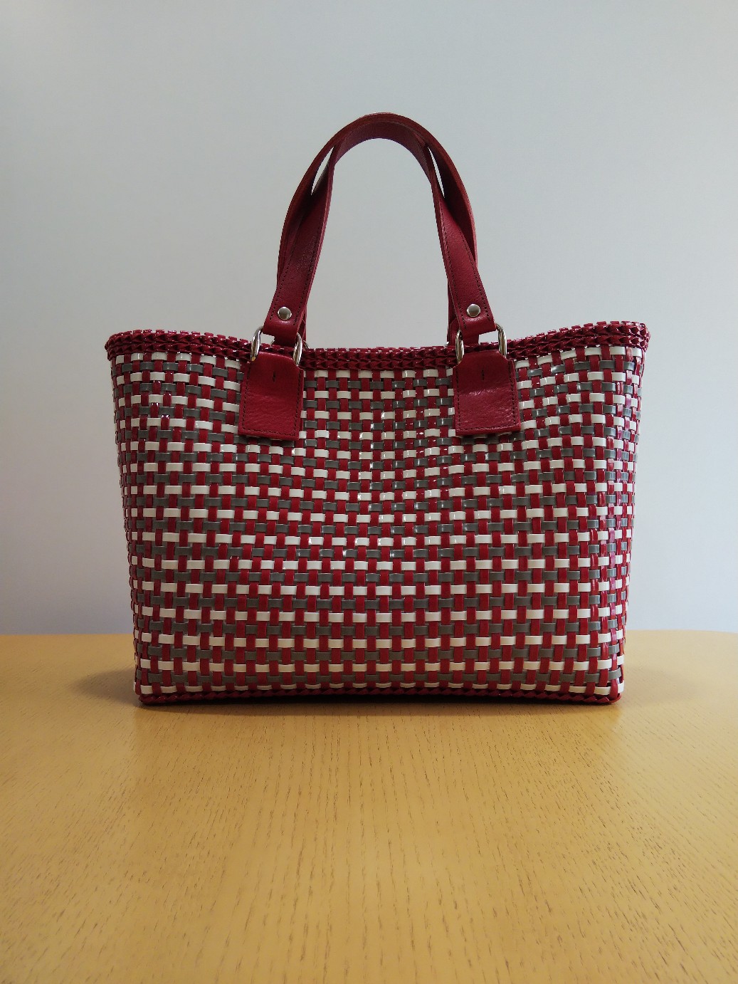 ネットの見えない ラメルヘンテープ の トートバッグ（レッド）