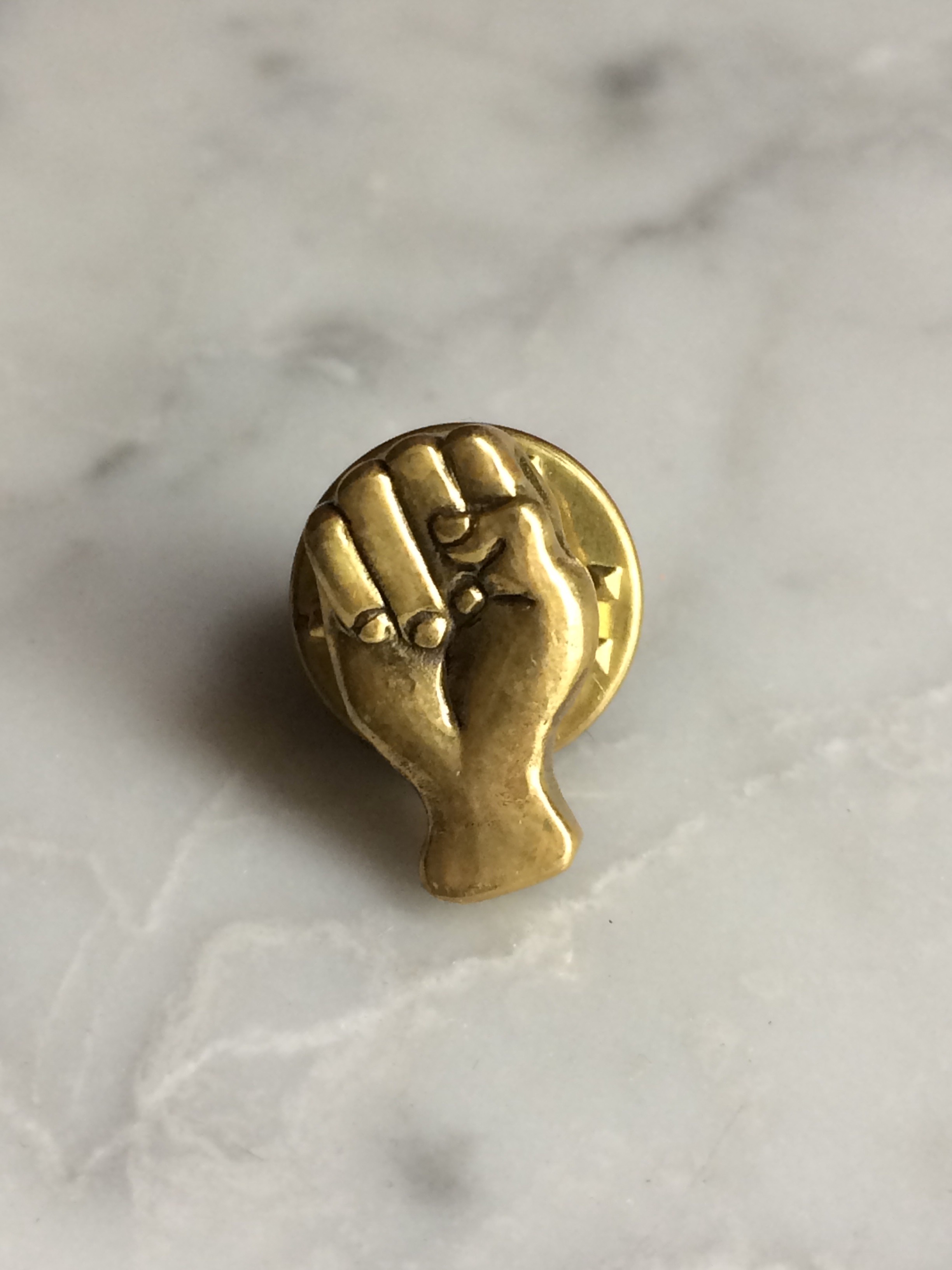 ノーザンソウルのアイコン！拳のブローチ/ピンSHAMS push pin "KEEP THE FAITH"