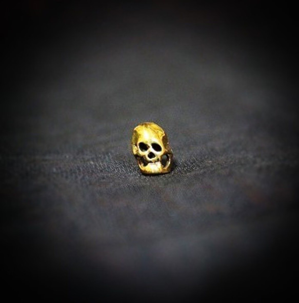 実は目出度い！髑髏モチーフのブローチ/ピン。SHAMS push pin"SKULL" 2枚目の画像