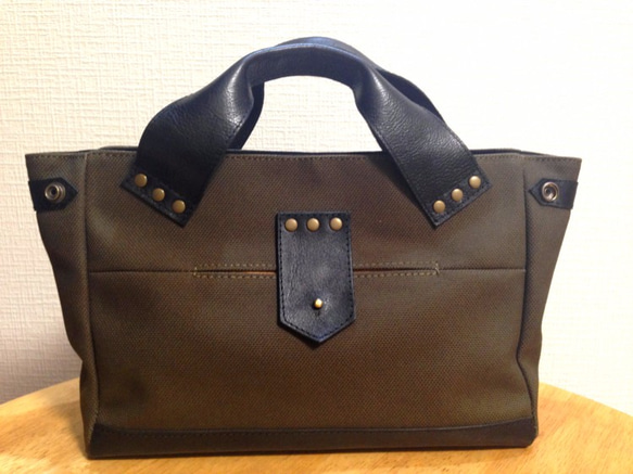 Khaki tote 1枚目の画像