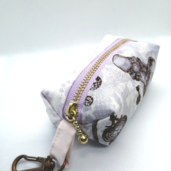 ☆かばんにつけられる小さなポーチ☆紫コスメ柄犬猫足跡柄 3枚目の画像