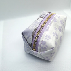 ☆かばんにつけられる小さなポーチ☆紫コスメ柄犬猫足跡柄 5枚目の画像
