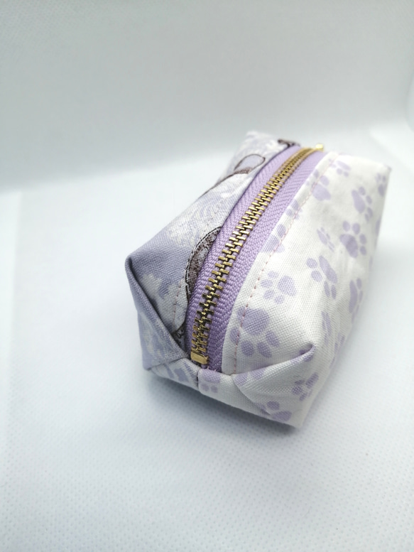 ☆かばんにつけられる小さなポーチ☆紫コスメ柄犬猫足跡柄 5枚目の画像