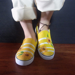 385黃色邊框向日葵滑鞋運動鞋女裝男裝 第5張的照片