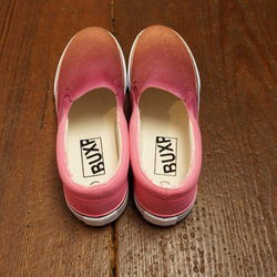 385×粉紅色緞子銅圖案式滑動式運動鞋女裝男裝 第4張的照片