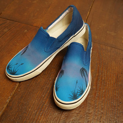 385熱帶景觀度假感覺的藍色漸變防滑運動鞋女裝男裝 第2張的照片
