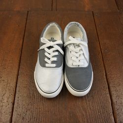 385×銀彩色皮帶運動鞋灰 第1張的照片