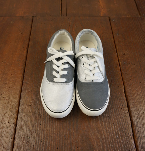 385×銀彩色皮帶運動鞋灰 第1張的照片