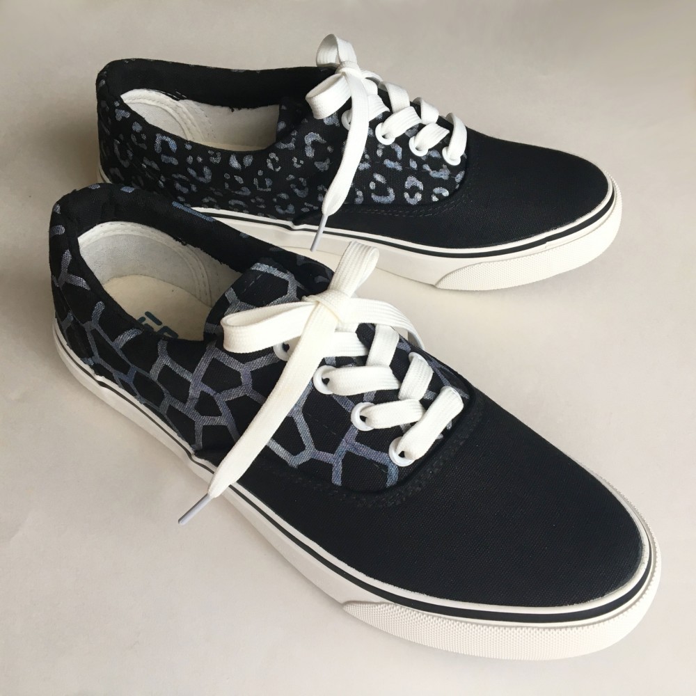 giraffe AND leopard 4穴紐付き スニーカー キリン 豹【受注制作】