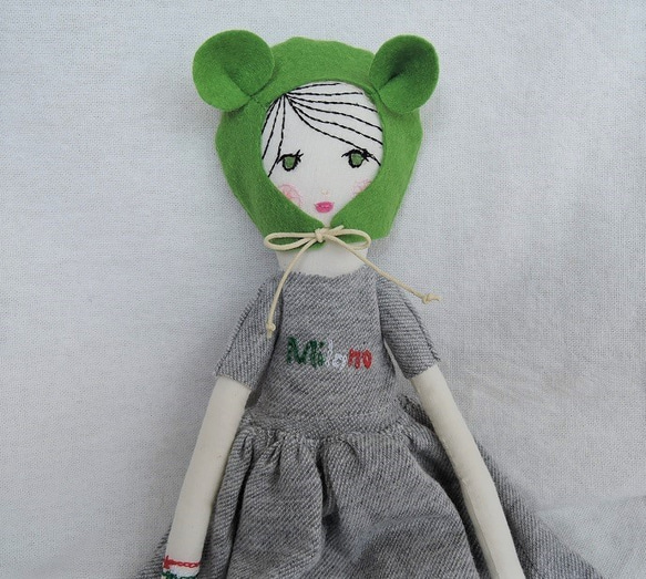 グリーン帽doll・トリコロール刺繍＆マキシスカート 2枚目の画像