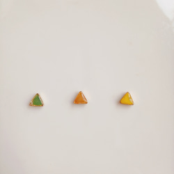 小さい三角ピアスセット(カーキ×キャラメル×マスタード) 2枚目の画像