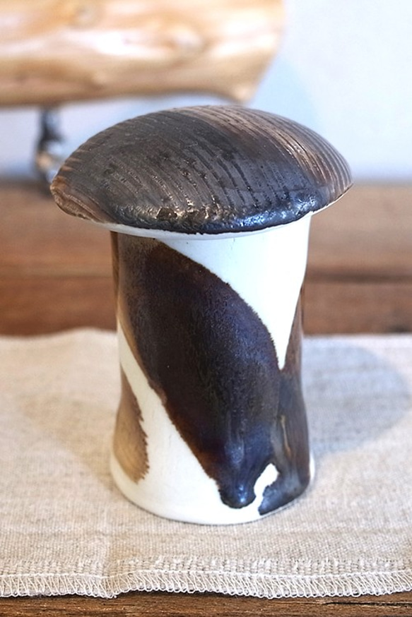 Tiner的419號 <土裡長出來的蘑菇系列茶杯> 第6張的照片