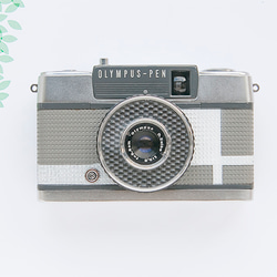 OLYMPUS PEN-EE＜Custom White&Gray＞61年発売 1枚目の画像