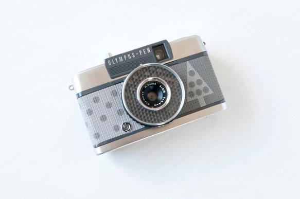 小型フィルムカメラ／OLYMPUS PEN-EE(冬の世界シリーズ) 2枚目の画像