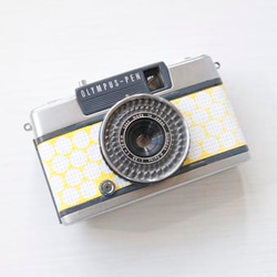 小型フィルムカメラ　OLYMPUS PEN-EE2　水玉シリーズ　ホワイト＆イエロー（1968年発売） 3枚目の画像