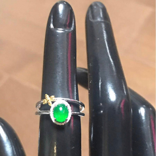 天然本翡翠　A貨　氷種　満緑　陽緑　S925 リング　鑑定書付き ミャンマー産天然本翡翠 A貨 氷種 ハート S925 リング ミャンマー産