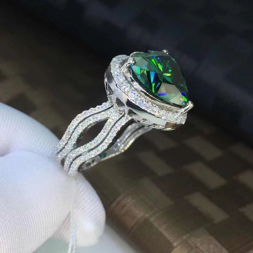 ブルーグリーンカラー】モアサナイト リング K18WG 8ct $ 指輪・リング