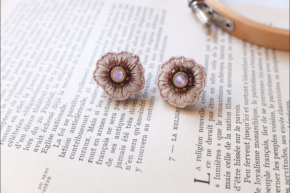 刺繍　ヒトハナフラワー　くすみピンク　大きめサイズ　落ち着いた大人カラー 2枚目の画像