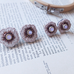 刺繍　ヒトハナフラワー　くすみピンク　大きめサイズ　落ち着いた大人カラー 4枚目の画像