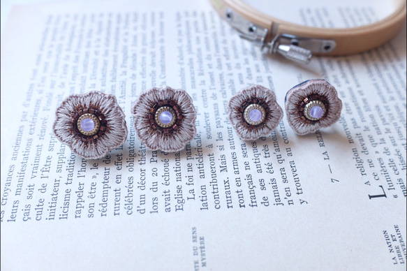 刺繍　ヒトハナフラワー　くすみピンク　大きめサイズ　落ち着いた大人カラー 5枚目の画像