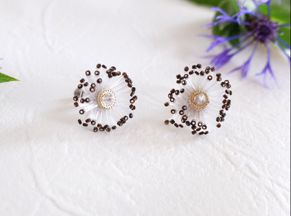 【おしべとめしべ】マスクに負けない存在感　ビーズキラキラビーズ刺繍　２５㎜中サイズ 3枚目の画像