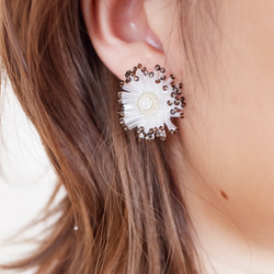 【おしべとめしべ】マスクに負けない存在感　ビーズキラキラビーズ刺繍　２５㎜中サイズ 7枚目の画像