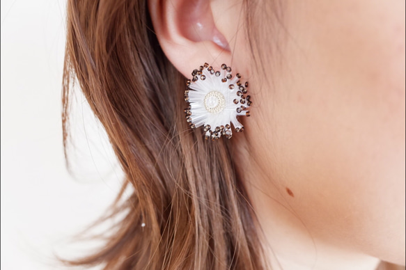 【おしべとめしべ】マスクに負けない存在感　ビーズキラキラビーズ刺繍　２５㎜中サイズ 7枚目の画像