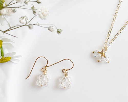水晶 4月誕生石 ピアス＆ネックレスセット ピアス（フック・チェーン