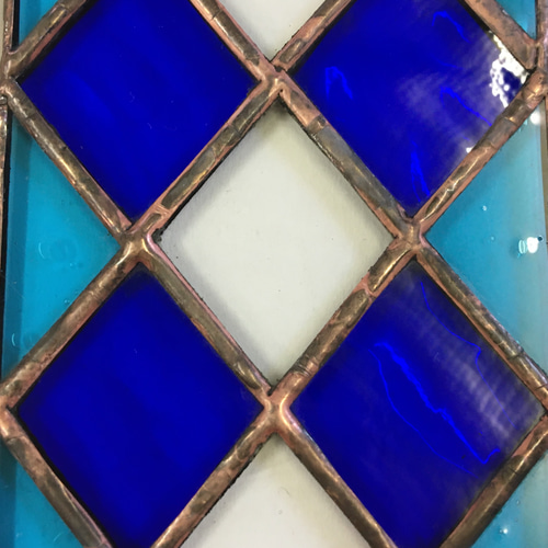 ステンドグラス「菱形ブルー枠」 ステンドグラス！！ミニチュア♪菱形模様 ブルー サン
