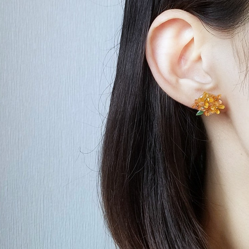 14kgf 金木犀ピアス 秋限定【14kgf ピアス】金木犀の花束 オレンジの秋の花 | iichi 日々の