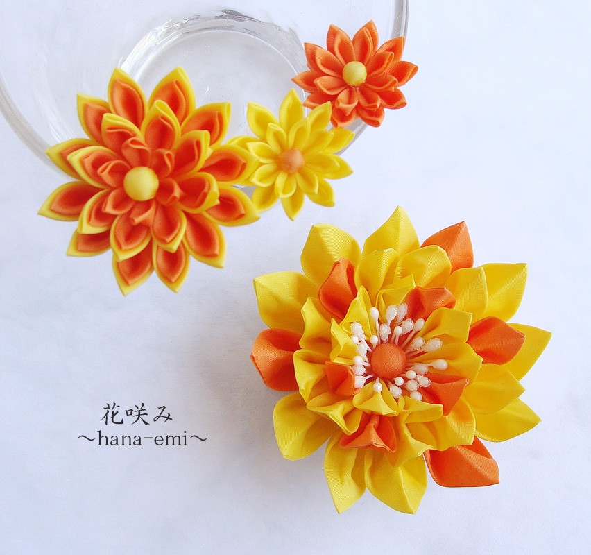 つまみ細工　花飾り４点セット　オレンジ×イエロー《成人式、卒業式、和装、着物》