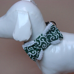 唐草リボン付き首輪グリーン　中型犬 1枚目の画像