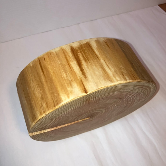 ヒノキをチェーンソーで削り作った丸太座面　レア 3枚目の画像