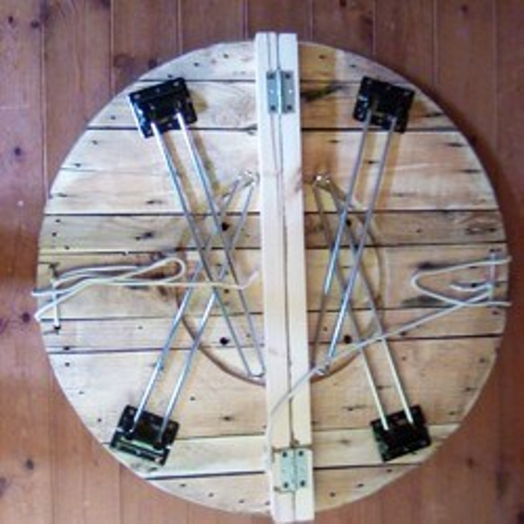 パレット古材をリメイク使用したアンティーク風おりたたみテーブル 5枚目の画像